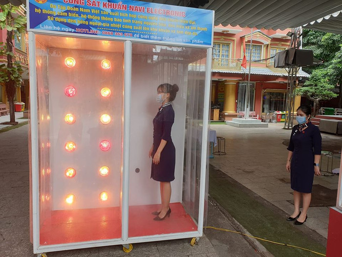 Cổng sát khuẩn Covid-19 NAVI Electronics của Nam Việt (ảnh: P.L)