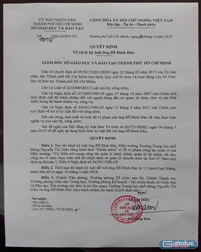 Quyết định kỷ luật khiển trách về mặt chính quyền của ông Đảo hôm 13/5/2019 (ảnh: P.L) Quyết định kỷ luật khiển trách về mặt chính quyền của ông Đảo hôm 13/5/2019 (ảnh: P.L)