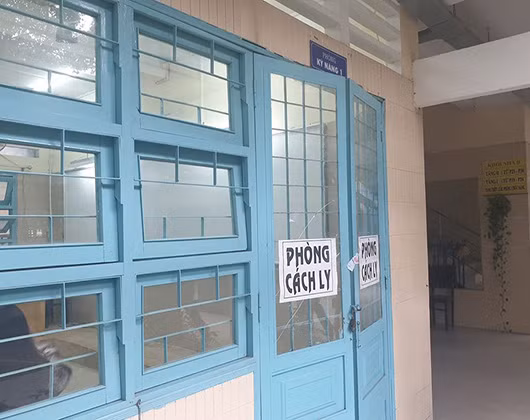 Ba học sinh trường Nhân Việt bị thủy đậu phải lưu lại tại phòng cách ly (ảnh: P.L) Ba học sinh trường Nhân Việt bị thủy đậu phải lưu lại tại phòng cách ly (ảnh: P.L)