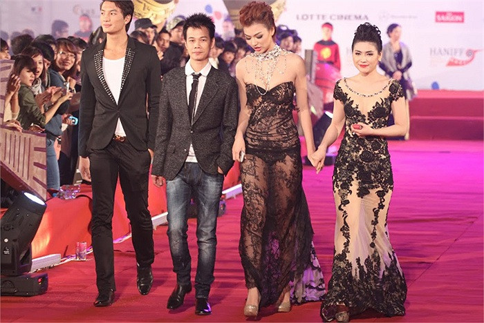 NTK Hoàng Hải, Quỳnh Hoa và Hồng Quế tại LHP. NTK Hoàng Hải, Quỳnh Hoa và Hồng Quế tại LHP.