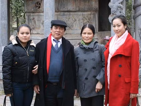 Gương mặt mộc mạc, phúc hậu của mẹ Hoa hậu Ngô Phương Lan