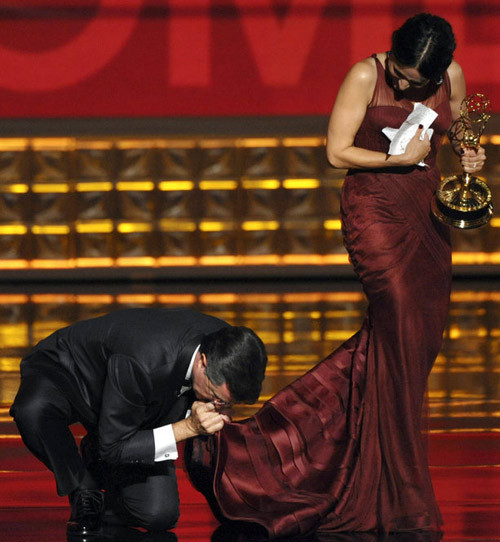 Thiết kế váy đuôi cá đẹp thật nhưng mang lại không ít rắc rối cho mỹ nhân Thiết kế váy đuôi cá đẹp thật nhưng mang lại không ít rắc rối cho mỹ nhân