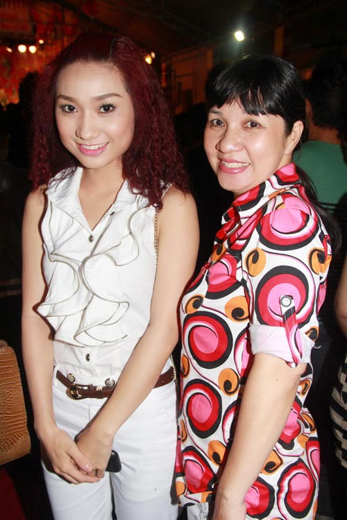 Cao Mỹ Kim và mẹ 'như 2 mà 1' Cao Mỹ Kim và mẹ 'như 2 mà 1'