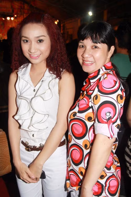 Cao Mỹ Kim và mẹ 'như 2 mà 1'