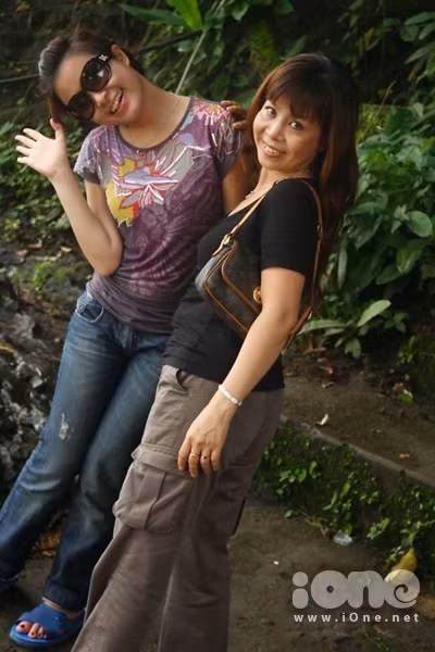 Bà mẹ trẻ trung của Hoàng Thùy Linh