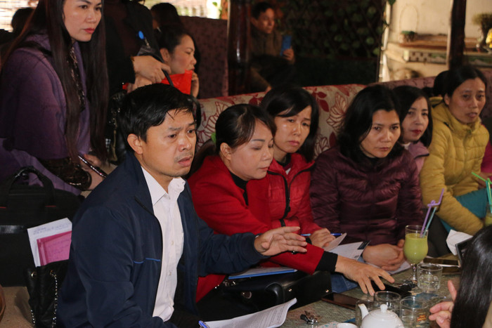 Hạn chót nộp hồ sơ thi tuyển viên chức trước ngày 13/4 khiến 256 giáo viên diện hợp đồng tại huyện Sóc Sơn vô cùng lo lắng, vì khả năng trượt rất cao và điều đó có nghĩa họ sẽ bị dừng hợp đồng. Ảnh: Đ.T Hạn chót nộp hồ sơ thi tuyển viên chức trước ngày 13/4 khiến 256 giáo viên diện hợp đồng tại huyện Sóc Sơn vô cùng lo lắng, vì khả năng trượt rất cao và điều đó có nghĩa họ sẽ bị dừng hợp đồng. Ảnh: Đ.T