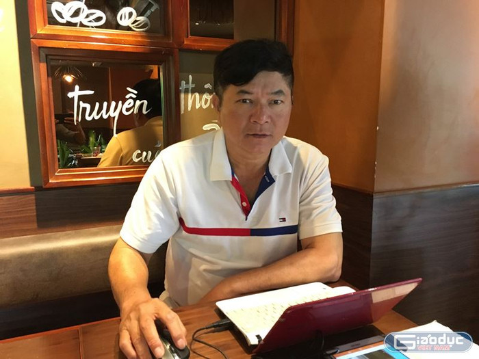 Nhà giáo Đậu Xuân Thoan khuyên phụ huynh nên đưa trẻ đến trưởng để ổn định tâm lý cho trẻ nhỏ. Tuy nhiên, chính quyền địa phương phải làm rõ vấn đề phụ huynh bức xúc. Ảnh: Vũ Phương.