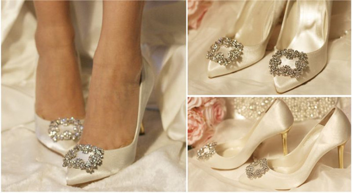 Chiều cao dưới 10 cm là vừa phải với giầy cưới, trong ngưỡng chịu đựng của cô dâu và không chịu rủi ro bị ngã bất cứ lúc nào khi di chuyển. Chiều cao dưới 10 cm là vừa phải với giầy cưới, trong ngưỡng chịu đựng của cô dâu và không chịu rủi ro bị ngã bất cứ lúc nào khi di chuyển.