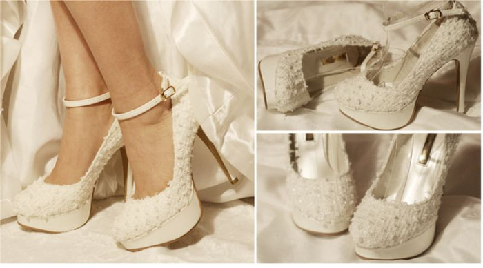 Đám cưới và váy cưới mang phong cách vitage khi kết hợp với giày ren tạo ra hiệu quả tốt nhất, làm nổi bật cô dâu. Đám cưới và váy cưới mang phong cách vitage khi kết hợp với giày ren tạo ra hiệu quả tốt nhất, làm nổi bật cô dâu.