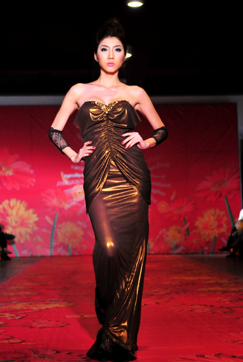 Ngọc Quyên và một chiếc váy đồng 'xóa sổ' hoàn toàn vòng eo của cô nàng mẫu xinh đẹp Ngọc Quyên và một chiếc váy đồng 'xóa sổ' hoàn toàn vòng eo của cô nàng mẫu xinh đẹp