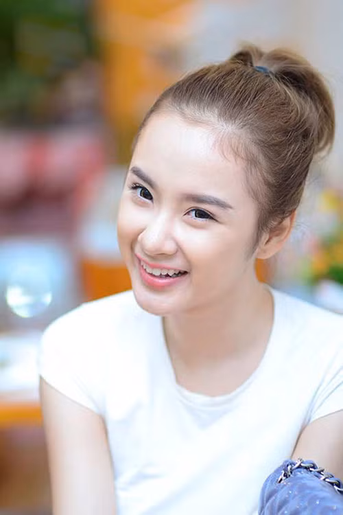 Cô là một trong số ít mỹ nhân sở hữu gương mặt V - line ngay từ khi lọt lòng Cô là một trong số ít mỹ nhân sở hữu gương mặt V - line ngay từ khi lọt lòng