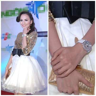 Không chỉ bởi cách chọn trang phục không phù hợp, tín đồ còn hoang mang không biết chiếc đồng hồ có phải trị giá 5 tỷ hay không bởi chiếc dây da có phần thiếu cân xứng với mặt đồng hồ đính chi chít kim cương