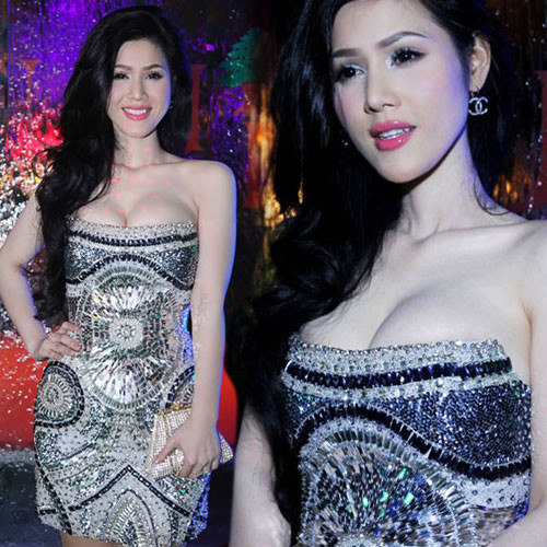 2. Đinh Phương Ánh Tài năng có hạn nên ngụp lặn mãi, Đinh Phương Anh vẫn chưa tìm được chỗ đứng trong showbiz Việt. Chỉ đến khi "gặp duyên" với tỷ phú Ả rập, xuất hiện cùng hàng loạt đồ hiệu, xe sang, tên tuổi của Đinh Phương Anh mới dần được đồng nghiệp và công chúng cập nhật. Chẳng sở hữu vóc dáng thanh mảnh, càng không có đôi chân dài miên man, nhưng bù lại cô nàng lại có đôi gò bồng đảo thuộc dạng khủng và làn da trắng mịn màng (do tắm trắng?!). Chính bởi thế, khi xuất hiện tại sự kiện, những thiết kế cúp ngực, hai dây được người đẹp yêu chuộng hơn cả.