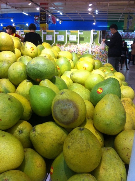 Trái cây kém chất lượng tại Big C Thăng Long. Trái cây kém chất lượng tại Big C Thăng Long.