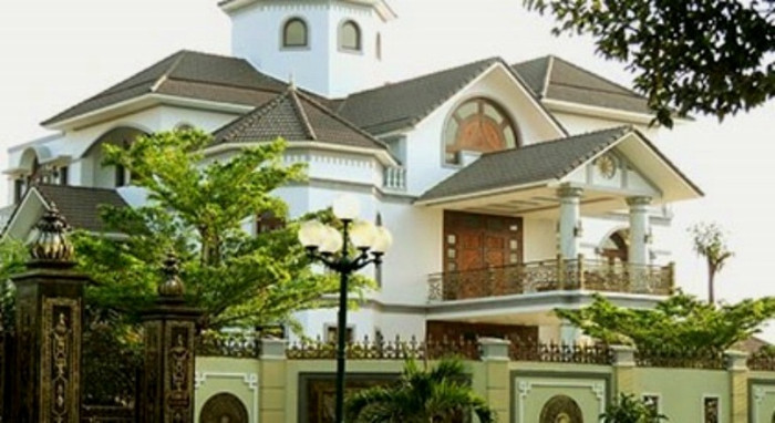 Ngôi biệt thự được cho là của ông Truyền tại ấp 3, xã Sơn Đông, Tp Bến Tre Ngôi biệt thự được cho là của ông Truyền tại ấp 3, xã Sơn Đông, Tp Bến Tre