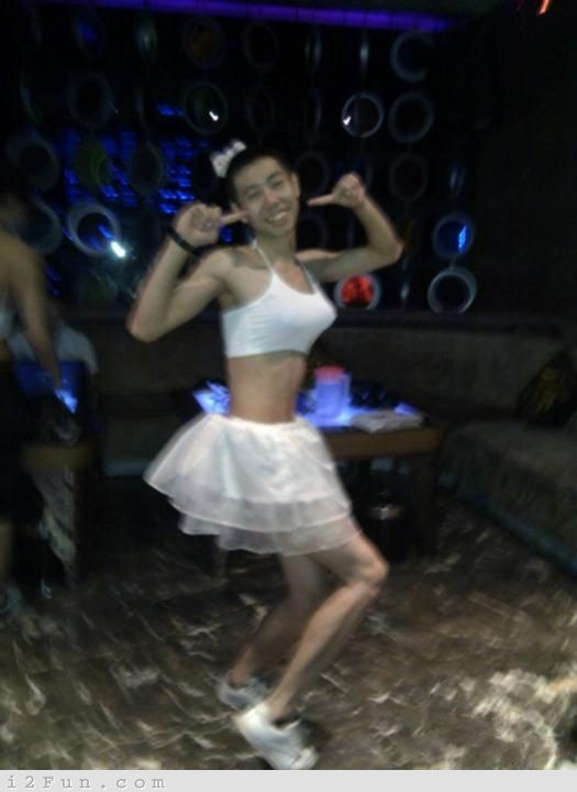 "Đẹp, độc, dị" "Đẹp, độc, dị"