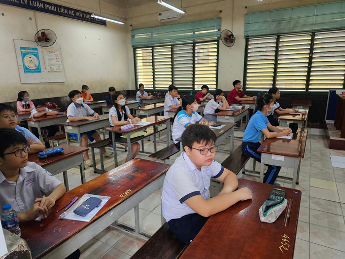 Học sinh lớp 5 ở điểm khảo sát Trường trung học phổ thông Trưng Vương chuẩn bị làm bài (ảnh: V.D) gdvn_TDN2.jpg