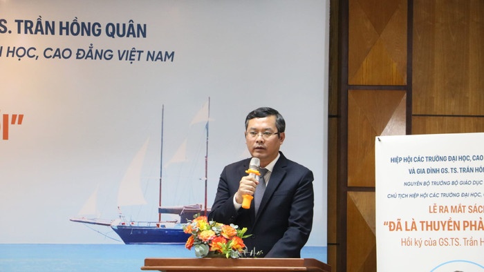 Thứ trưởng Bộ Giáo dục và Đào tạo Nguyễn Văn Phúc phát biểu (ảnh: V.D) gdvn_sachQd.jpg