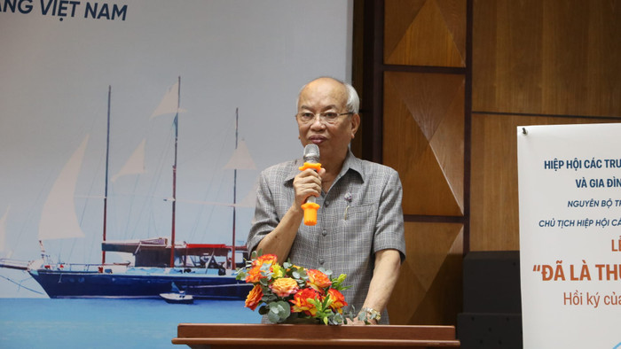Giáo sư, Tiến sĩ Trình Quang Phú - Phó Chủ tịch Hiệp hội Các trường đại học, cao đẳng Việt Nam phát biểu (ảnh: V.D) gdvn_sachQc.jpg