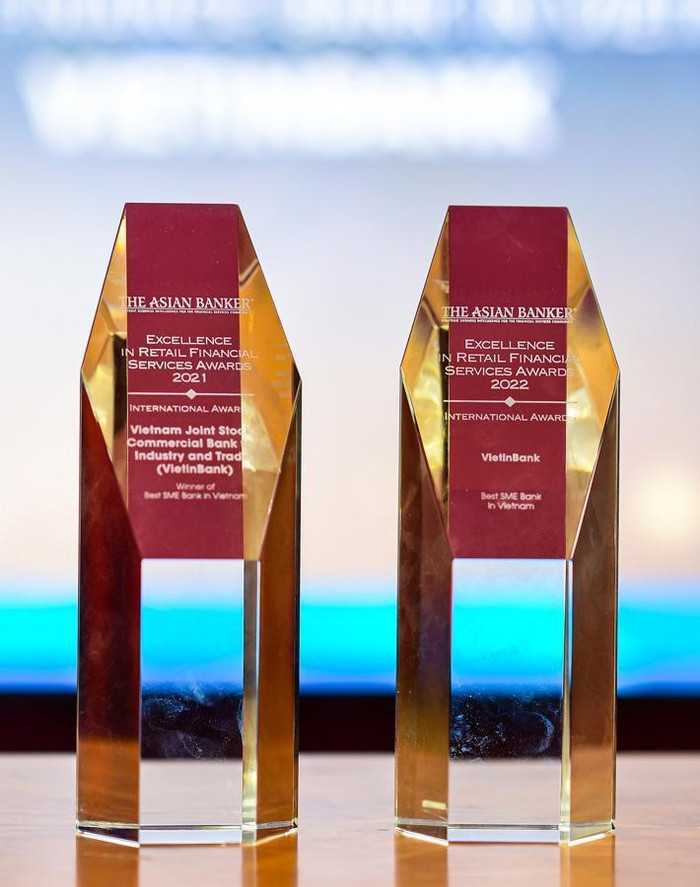 VietinBank được The Asian Banker trao tặng giải thưởng Ngân hàng SME tốt nhất Việt Nam hai năm liên tiếp (2021 - 2022) VietinBank được The Asian Banker trao tặng giải thưởng Ngân hàng SME tốt nhất Việt Nam hai năm liên tiếp (2021 - 2022)