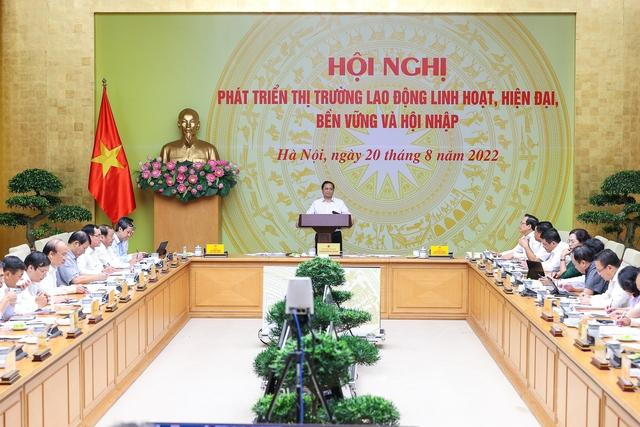 Thủ tướng: Nâng cao nhận thức về thị trường lao động, tuân thủ các quy luật của kinh tế thị trường theo định hướng xã hội chủ nghĩa, coi lao động là hàng hóa đặc biệt để có cơ chế, chính sách phù hợp - Ảnh: VGP/Nhật Bắc Thủ tướng: Nâng cao nhận thức về thị trường lao động, tuân thủ các quy luật của kinh tế thị trường theo định hướng xã hội chủ nghĩa, coi lao động là hàng hóa đặc biệt để có cơ chế, chính sách phù hợp - Ảnh: VGP/Nhật Bắc