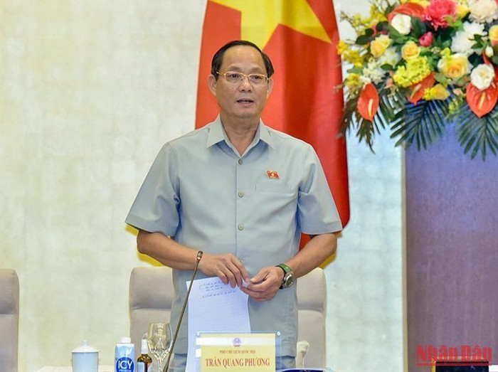 Phó Chủ tịch Quốc hội Trần Quang Phương, Trưởng đoàn giám sát phát biểu kết luận buổi làm việc.