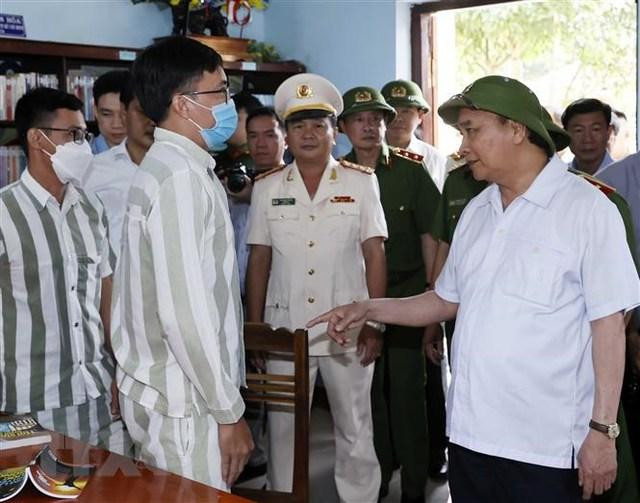 Chủ tịch nước Nguyễn Xuân Phúc kiểm tra công tác đặc xá tại Trại giam Xuân Lộc (Bộ Công an) có trụ sở tại địa bàn tỉnh Đồng Nai ngày 3/8/2022 Chủ tịch nước Nguyễn Xuân Phúc kiểm tra công tác đặc xá tại Trại giam Xuân Lộc (Bộ Công an) có trụ sở tại địa bàn tỉnh Đồng Nai ngày 3/8/2022
