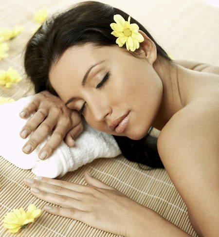 Làm đẹp trong khi ngủ là cách làm đẹp ít tốn kém và hiệu quả đến không ngờ