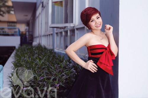 Gợi cảm với đầm ống khoe vai trần hút mắt Gợi cảm với đầm ống khoe vai trần hút mắt