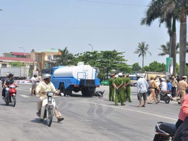 Hiện trường vụ tai nạn nghiêm trọng làm chết 1 người, bị thương 1 người