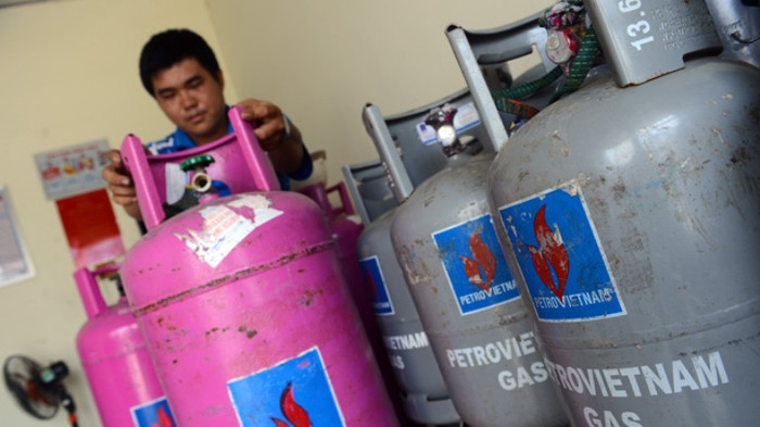 Chỉ tính riêng năm 2012 , lợi nhuận của PVN tại Tổng công ty Khí (PV Gas) đạt gần 9.807 tỉ đồng (Ảnh Thuận Thắng, Báo Tuổi Trẻ online) Chỉ tính riêng năm 2012 , lợi nhuận của PVN tại Tổng công ty Khí (PV Gas) đạt gần 9.807 tỉ đồng (Ảnh Thuận Thắng, Báo Tuổi Trẻ online)