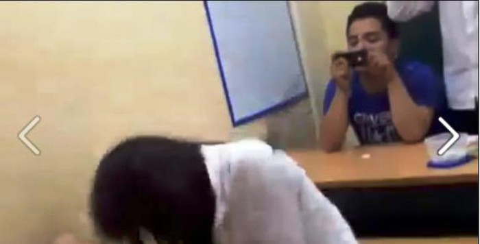 Bên ngoài là hình ảnh khiến nhiều người xem phải phẫn nộ, nam sinh thờ ơ ngồi quay clip Bên ngoài là hình ảnh khiến nhiều người xem phải phẫn nộ, nam sinh thờ ơ ngồi quay clip