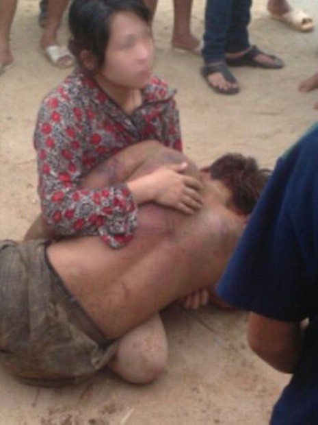 Thảm kịch sáng ngày 10/6 (ảnh đối tượng Nguyễn Trọng Minh bị người dân đánh trọng thương và sáng ngày 10/6 tại xóm 3, xã Tân Thành)