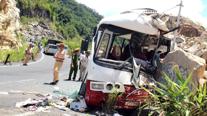 Hiện trường vụ tai nạn thuộc địa phận xã Sơn Thái, huyện Khánh Vĩnh, tỉnh Khánh Hòa, ảnh Tiến Thành (Tuổi Trẻ) Hiện trường vụ tai nạn thuộc địa phận xã Sơn Thái, huyện Khánh Vĩnh, tỉnh Khánh Hòa, ảnh Tiến Thành (Tuổi Trẻ)