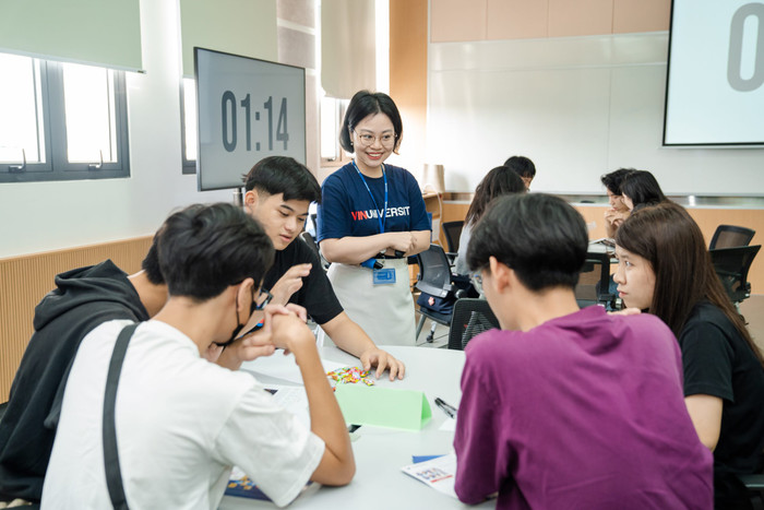 Tiến sĩ Mai Lan là giảng viên sở hữu giải thưởng Giảng dạy xuất sắc năm 2022 và Giải thưởng Cống hiến xuất sắc năm 2023 của VinUni. Anh 2.jpg