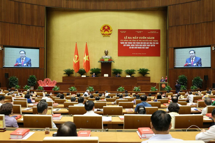 Lễ ra mắt cuốn sách "Quốc hội trong tiến trình đổi mới đáp ứng yêu cầu xây dựng, hoàn thiện Nhà nước pháp quyền xã hội chủ nghĩa Việt Nam" của Tổng Bí thư Nguyễn Phú Trọng. Ảnh: VGP/Nguyễn Hoàng Lễ ra mắt cuốn sách "Quốc hội trong tiến trình đổi mới đáp ứng yêu cầu xây dựng, hoàn thiện Nhà nước pháp quyền xã hội chủ nghĩa Việt Nam" của Tổng Bí thư Nguyễn Phú Trọng. Ảnh: VGP/Nguyễn Hoàng