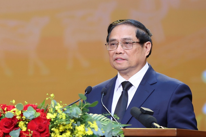 Thủ tướng Phạm Minh Chính trân trọng gửi đến các đồng chí lão thành cách mạng, Mẹ Việt Nam Anh hùng, Anh hùng Lực lượng vũ trang nhân dân, các thương binh, bệnh binh, thân nhân liệt sĩ, người có công với cách mạng lòng tri ân sâu sắc và lời thăm hỏi ân cần, thân thiết nhất. Ảnh: VGP/Nhật Bắc Thủ tướng: Đẩy mạnh công tác 'đền ơn đáp nghĩa' với trách nhiệm lớn lao và nghĩa tình sâu nặng- Ảnh 7.