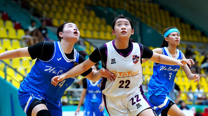 Hồng Tuyết thi đấu tại giải vô địch bóng rổ U23 quốc gia năm 2023. Ảnh: Long Nguyễn hinh 3.jpg