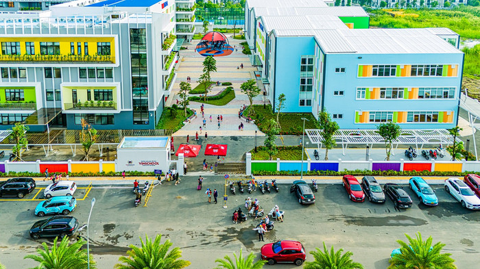 Hấp lực lớn nhất của The Beverly thời điểm này đến từ gói quà tặng học bổng Vinschool trị giá tới hơn 300 triệu đồng. A3.jpg