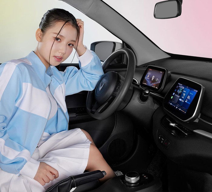 Với trang bị công nghệ vượt tầm phân khúc, VF 5 Plus mang lại trải nghiệm lái dễ dàng. A3-8.jpg