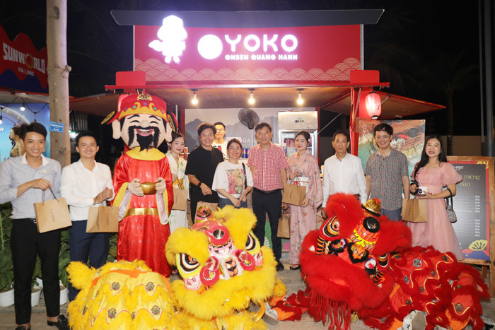 Các gian hàng như Sun World Ha Long hay Yoko Onsen Quang Hanh cũng mang đến những khuyến mãi hấp dẫn chỉ có tại VuiFest Ha Long. 5 (3).JPG