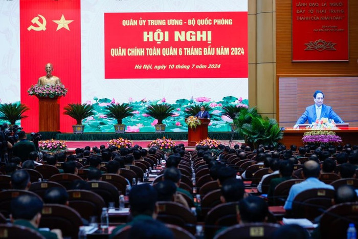 Thủ tướng chỉ đạo quân đội nghiên cứu chính sách thu hút, trọng dụng nhân tài đối với quân đội; chăm lo đời sống vật chất, tinh thần của cán bộ, chiến sĩ; triển khai hiệu quả công tác dân vận, chính sách quân đội, hoạt động "đền ơn, đáp nghĩa"; thực hiện tốt chính sách quốc phòng "4 không"... Ảnh: VGP/Nhật Bắc Thủ tướng chỉ đạo quân đội nghiên cứu chính sách thu hút, trọng dụng nhân tài đối với quân đội; chăm lo đời sống vật chất, tinh thần của cán bộ, chiến sĩ; triển khai hiệu quả công tác dân vận, chính sách quân đội, hoạt động "đền ơn, đáp nghĩa"; thực hiện tốt chính sách quốc phòng "4 không"... Ảnh: VGP/Nhật Bắc