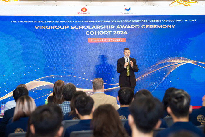 Ông Andrew Goledzinowski - Đại sứ Australia tại Việt Nam, phát biểu tại Lễ trao Học bổng. Anh 3 (1).jpg