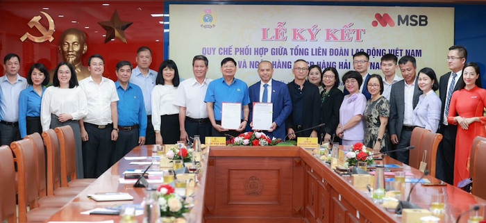 Việc hợp tác mang tới lợi ích thiết thực cho các bên, đặc biệt là của đoàn viên, người lao động cả nước. MSB ky ket LDLD 1.jpg