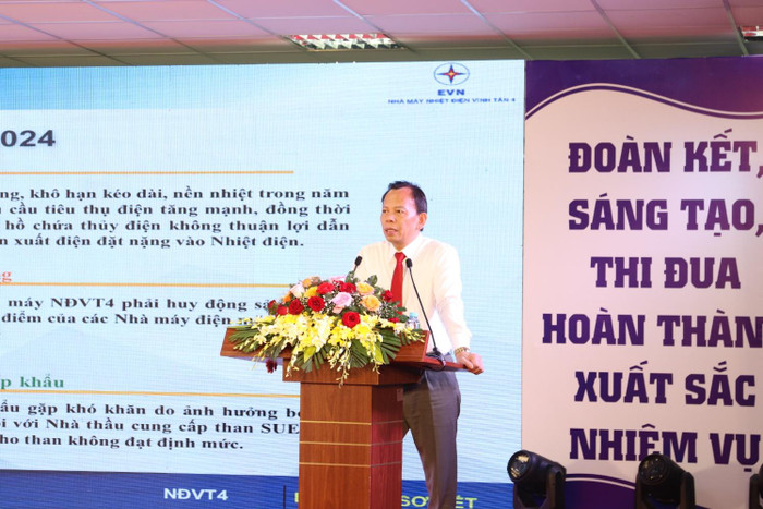 Ông Vũ Thanh Hải, Bí thư Đảng ủy, Giám đốc Nhà máy phát biểu tại Hội nghị. h2.jpg