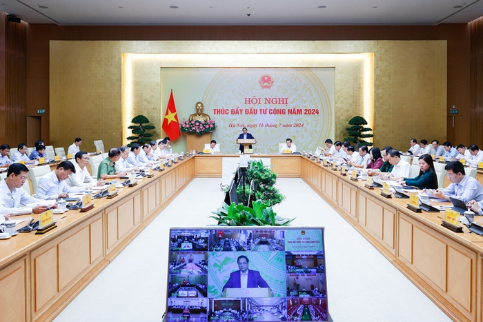 Thủ tướng nhấn mạnh vốn đầu tư công là tiền của của Nhà nước, của nhân dân, phải sử dụng hiệu quả nhất, không chậm trễ, không lãng phí. Ảnh: VGP/Nhật Bắc Thủ tướng: '5 quyết tâm', '5 bảo đảm' để thúc đẩy giải ngân, sử dụng hiệu quả nhất nguồn vốn gần 670 nghìn tỷ đồng- Ảnh 10.