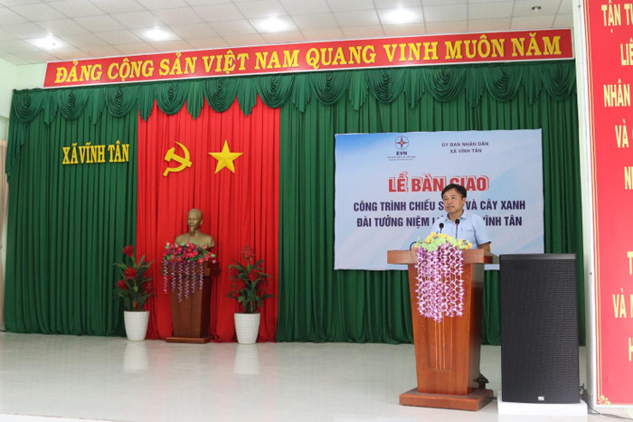 Các hình ảnh tại Lễ bàn giao công trình cho địa phương. anh 5.jpg