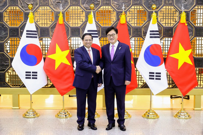 Thủ tướng Chính phủ Phạm Minh Chính và Chủ tịch Quốc hội Hàn Quốc Woo Won Shik. Ảnh: VGP/Nhật Bắc t1.jpg