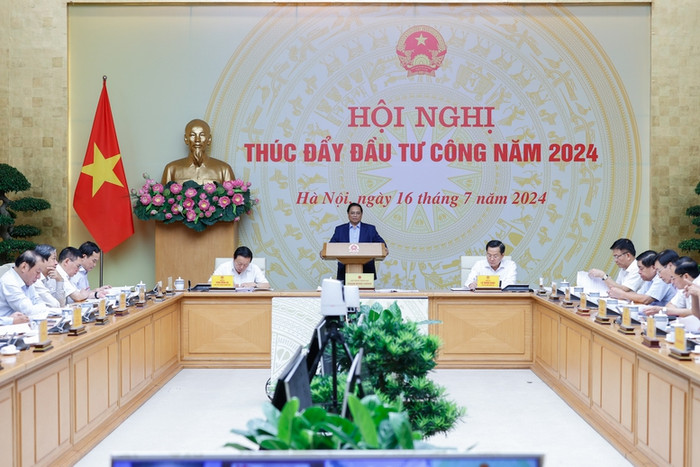 Thủ tướng Phạm Minh Chính chủ trì Hội nghị trực tuyến toàn quốc của Thường trực Chính phủ về thúc đẩy đầu tư công năm 2024. Ảnh: VGP/Nhật Bắc Thủ tướng: '5 quyết tâm', '5 bảo đảm' để thúc đẩy giải ngân, sử dụng hiệu quả nhất nguồn vốn gần 670 nghìn tỷ đồng- Ảnh 1.