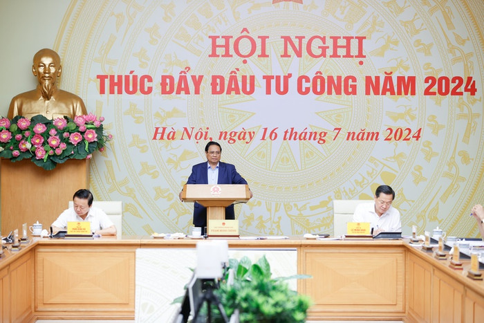 Thủ tướng nhấn mạnh tinh thần "5 quyết tâm" và "5 bảo đảm" để thúc đẩy giải ngân, sử dụng hiệu quả nhất nguồn vốn gần 670 nghìn tỷ đồng. Ảnh: VGP/Nhật Bắc Thủ tướng: '5 quyết tâm', '5 bảo đảm' để thúc đẩy giải ngân, sử dụng hiệu quả nhất nguồn vốn gần 670 nghìn tỷ đồng- Ảnh 9.